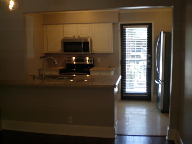 Building Photo - 10119 Regal Park Ln