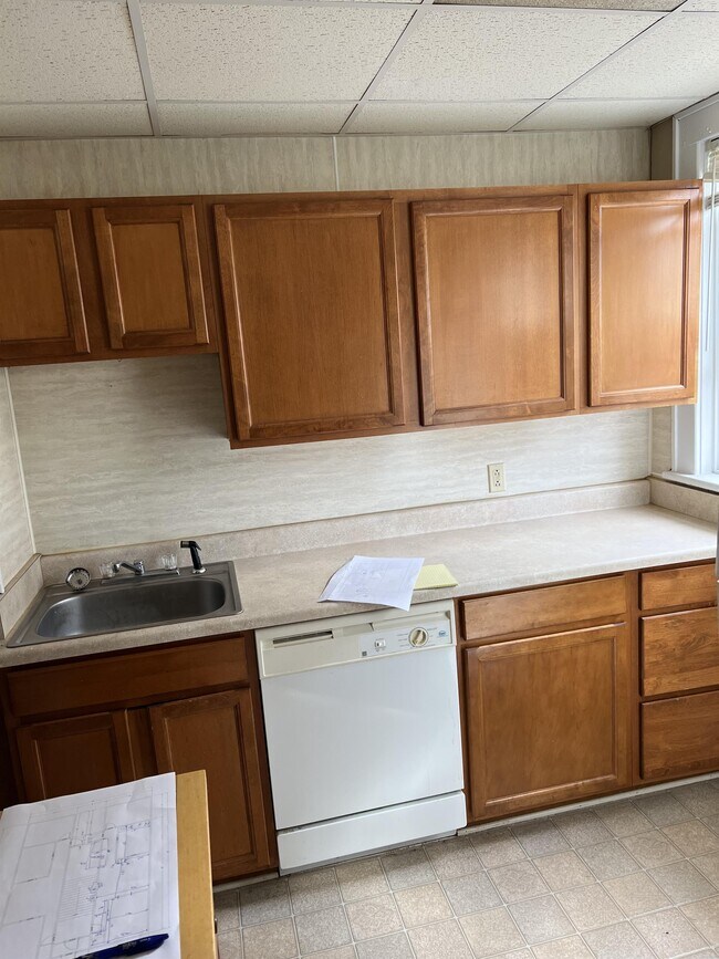 Building Photo - 204 N 12th Ave