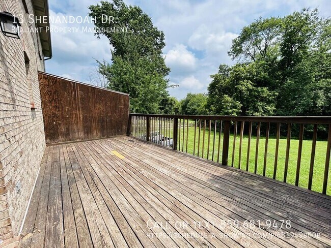 Building Photo - 13 Shenandoah Dr