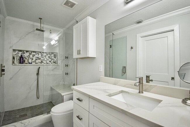 Building Photo - 16081 Sierra Palms Dr