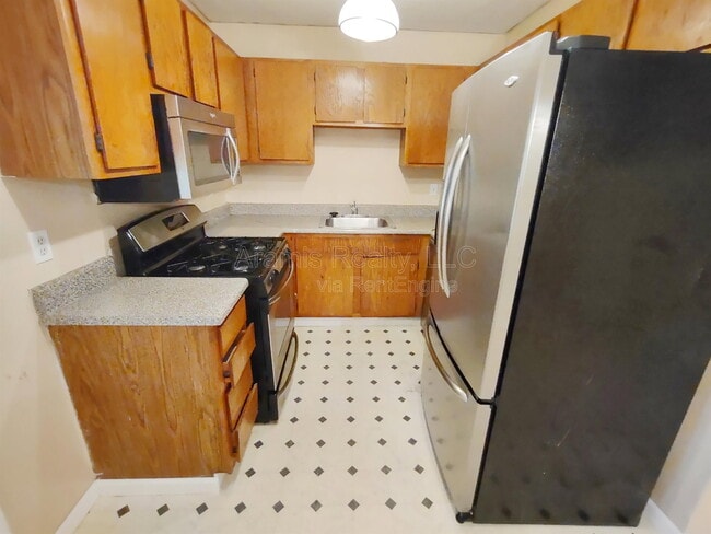 Building Photo - 3032 Destin Cir