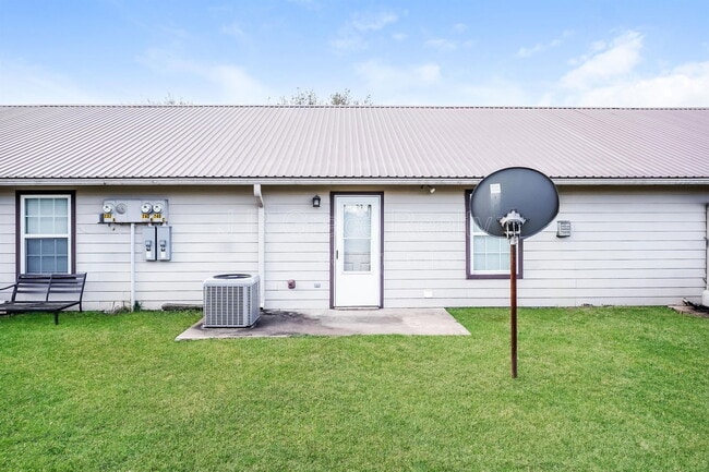 Building Photo - 740 Rocky Rdg