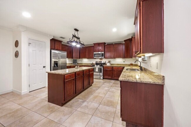 Building Photo - 3BR Smart Solar Home Near Eglin & Hurlburt AFB in Fort Walton Beach!