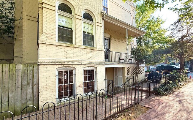 Building Photo - 0086 - Liverman/Liverman