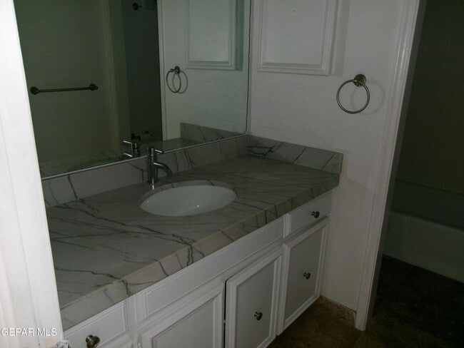 Building Photo - 6700 ESCONDIDO Dr