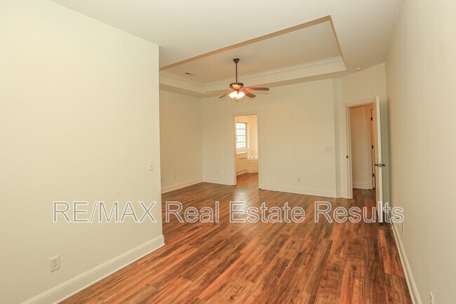 Building Photo - 303 NW Palomino St