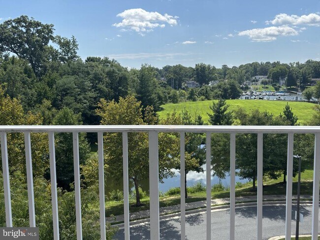 Building Photo - 594 Hopkins Landing Dr