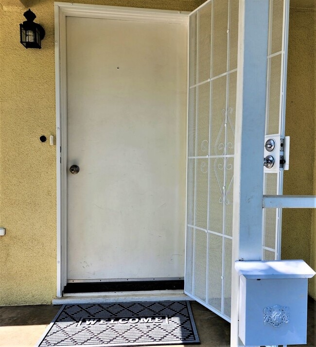 Building Photo - Beautiful 2Bd, 1Ba Riverside Home in Great...