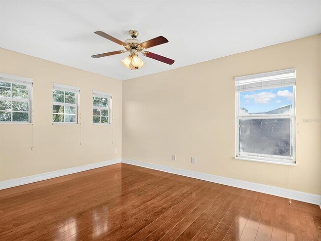 Building Photo - 2274 Geneva Dr