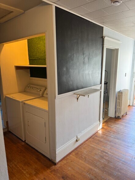 Building Photo - 730 Como Ave