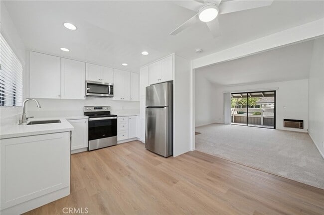 Building Photo - 82 Streamwood