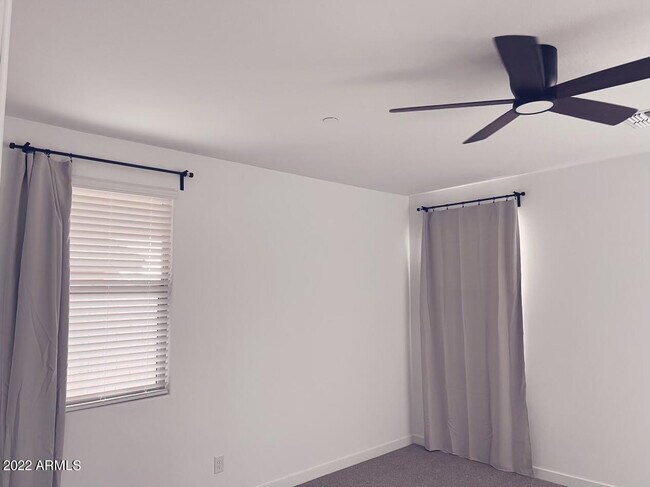 Building Photo - 31962 N 125th Ave