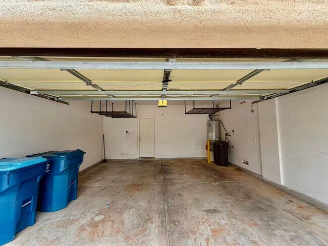 Building Photo - 6068 Laughing Creek St