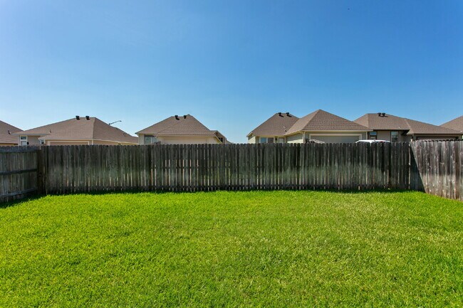 Building Photo - 3 Bedrooms | 2 Bathrooms | 1,454 SF | Built in 2017 | 2-Car Garage With Lawn Care included and al...