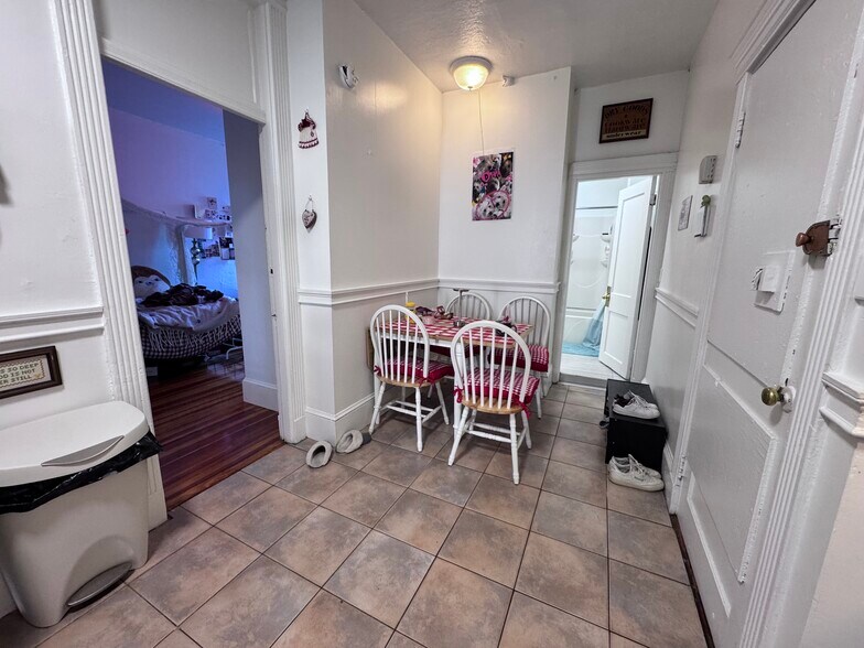 Building Photo - 59 Hemenway St