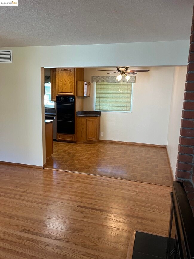 Building Photo - 941 Kittery Way