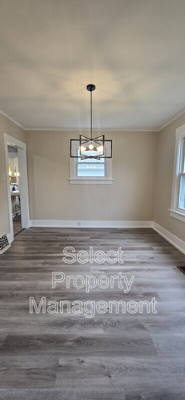 Building Photo - 702 Archer Ave