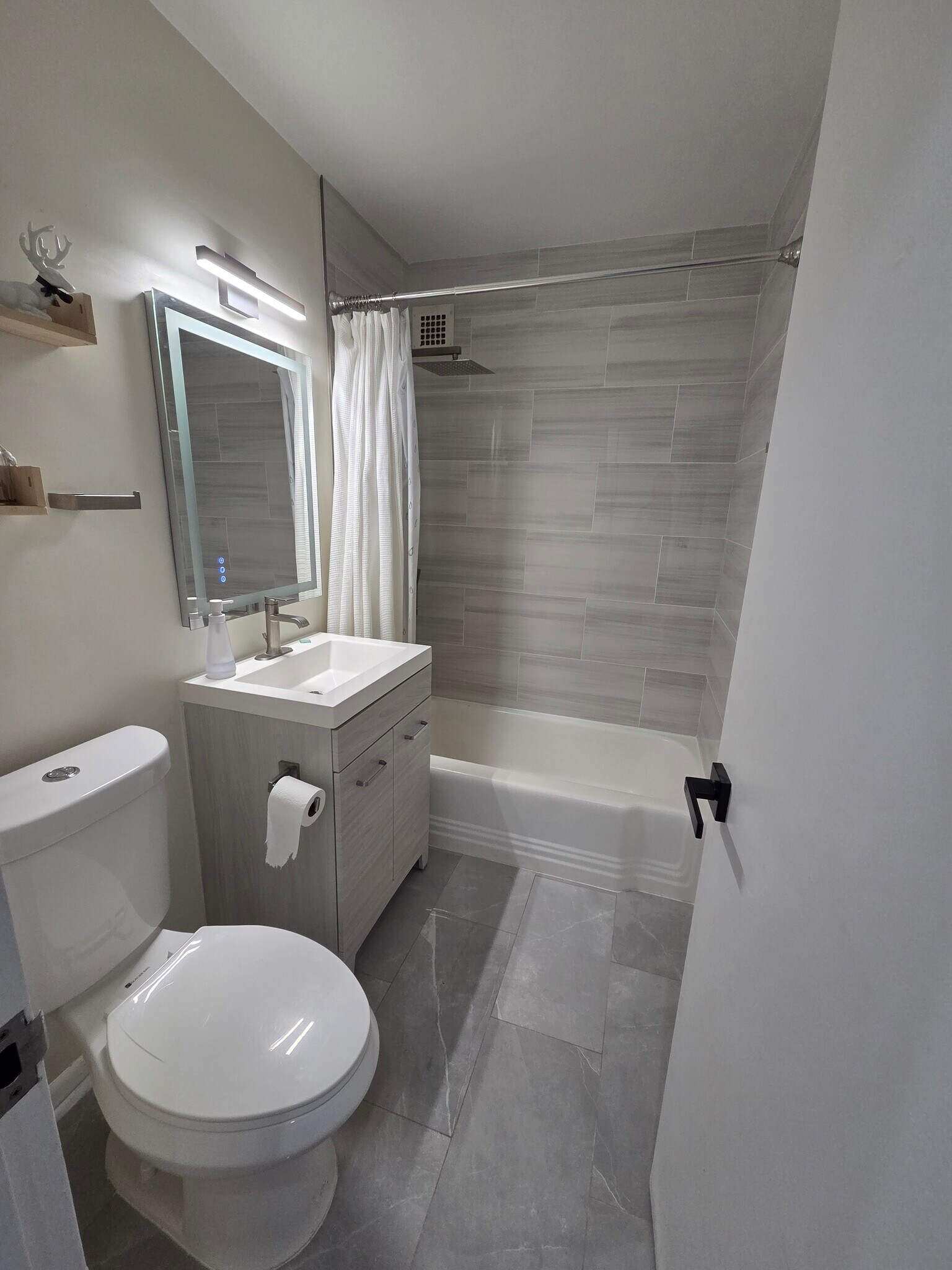 Bathroom1 - 4000 Tunlaw Rd NW