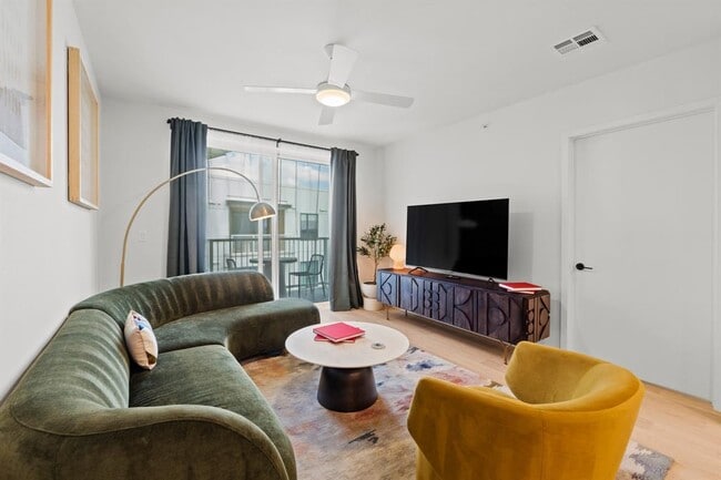 Building Photo - 2323 S Lamar Blvd