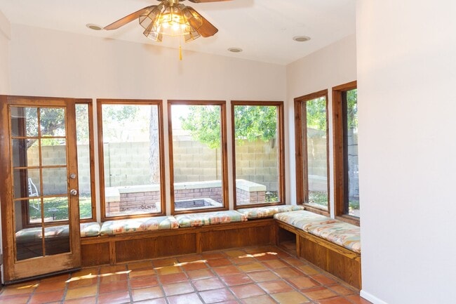 Building Photo - Scottsdale Rental Listing