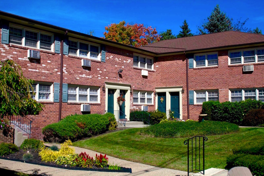 Primary Photo - Hillside Terrace