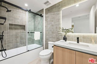 Building Photo - 1414 1/2 South Beverly Drive Apt ##303, Los Angeles, CA 90035 - 3 BR 3 BA house