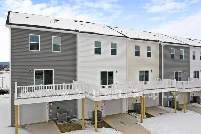 Building Photo - 413 Eclipse St