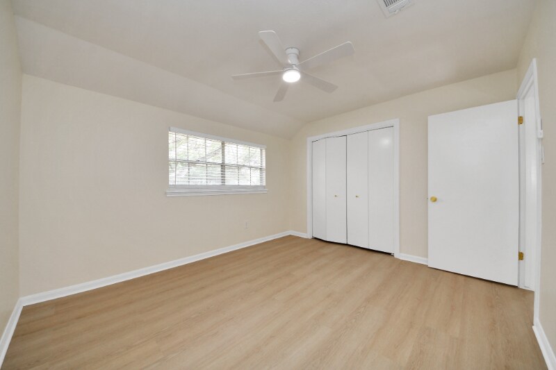 Building Photo - 11319 Chevy Chase Dr