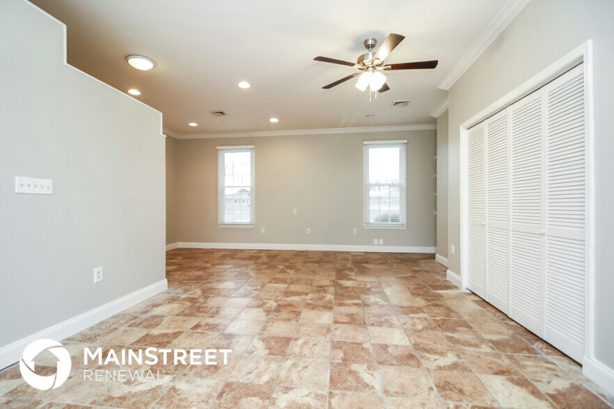 Building Photo - 1816 Holloway Cir