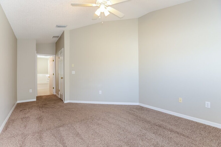 Building Photo - 11025 Whittney Chase Dr