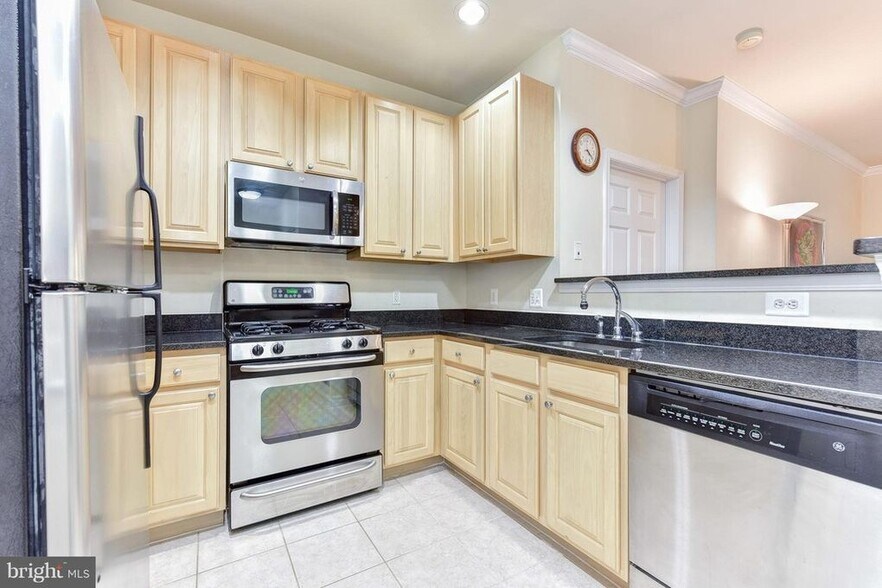 Kitchen - 2321 25th St S