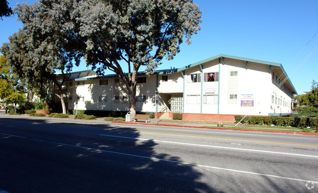 Building Photo - Windsor Apartments