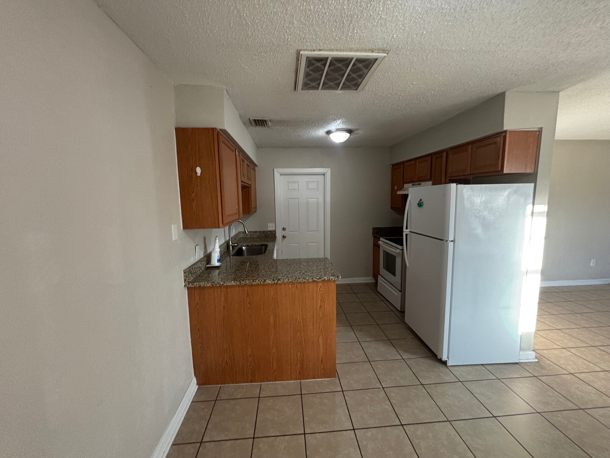 Building Photo - 1021 N Church Ave