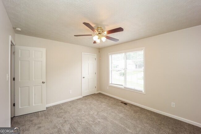 Building Photo - 1056 Whistle Dr