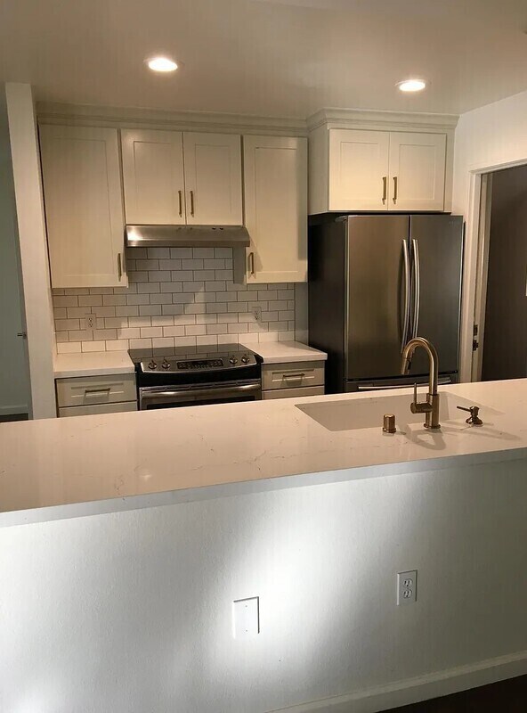 Building Photo - 635 Celebration Ct