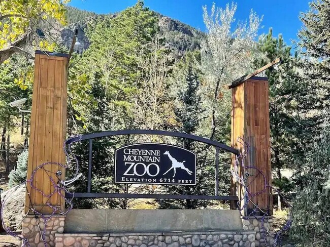 Building Photo - 123 Pinecrest Rd