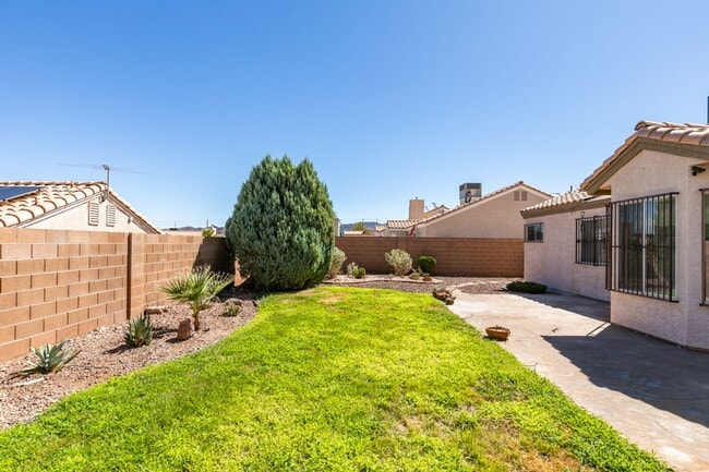 Building Photo - Updated Mediterranean-Style Home with Priv...