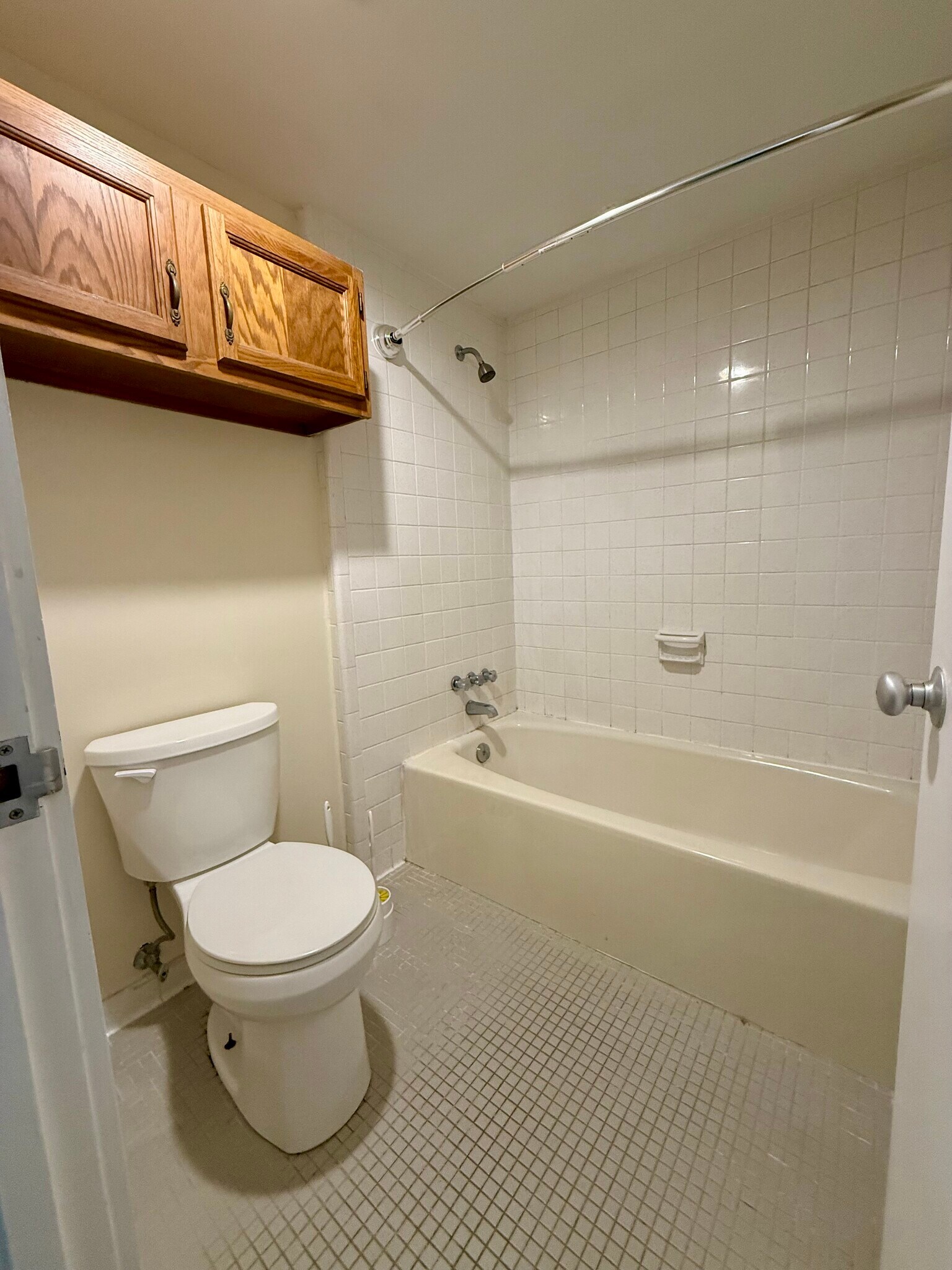 Building Photo - 130 Fairway Ave