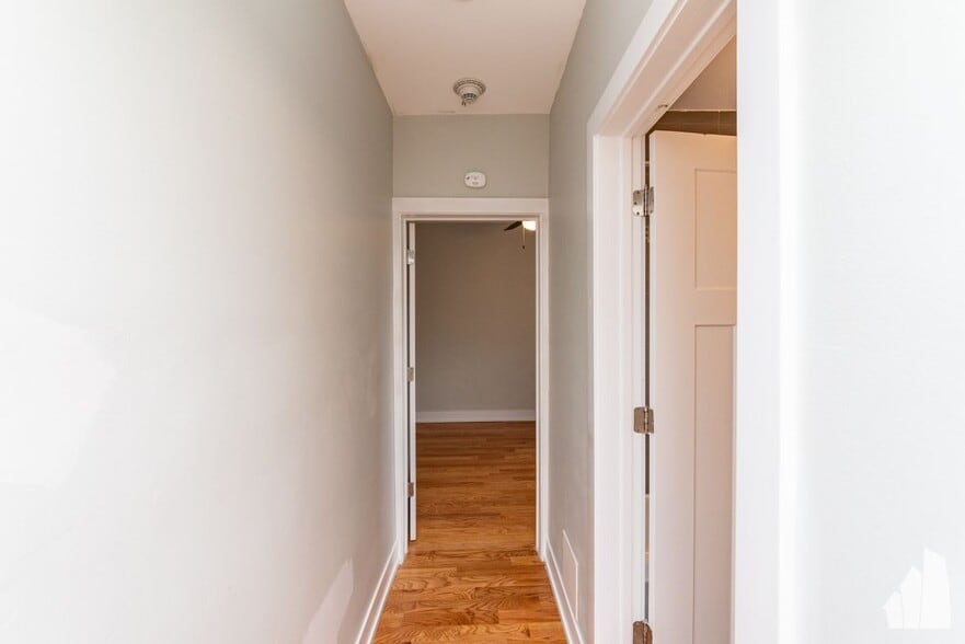 Building Photo - 545 Chestnut St