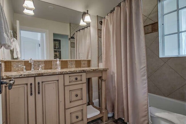 Building Photo - Winter Rental