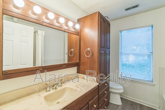 Building Photo - 10315 Atchinson Dr