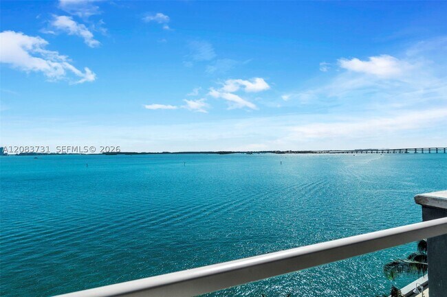 Building Photo - 1155 Brickell Bay Dr