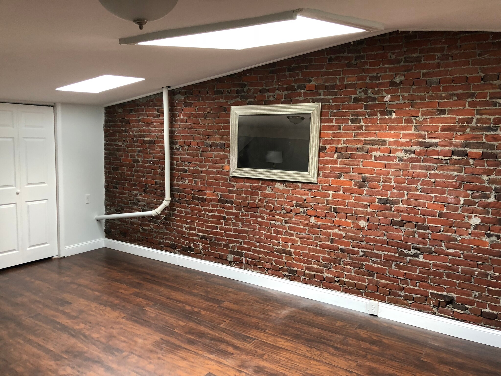 Building Photo - 1127 S 48th St