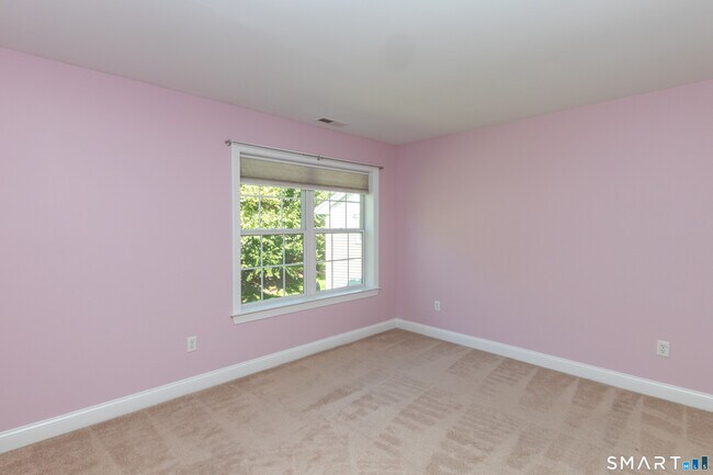 Building Photo - 14 Last Leaf Cir