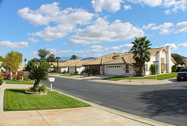 Building Photo - Beautiful Sun Lakes Country Club Home – 55+ Gated Community