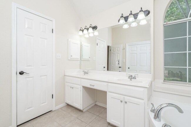 Building Photo - 29000 Bay Hill Ct