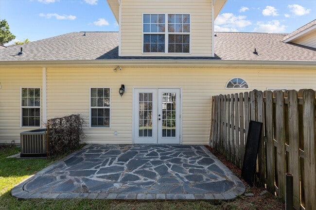 Building Photo - 229 Nicklaus Ct