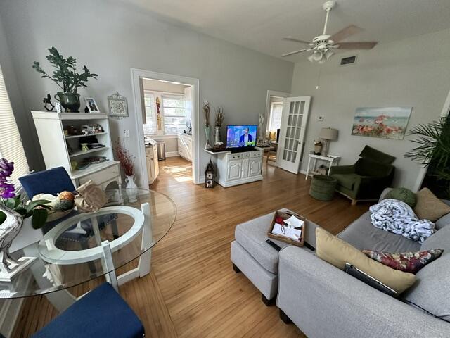 Building Photo - 301 S Palmway