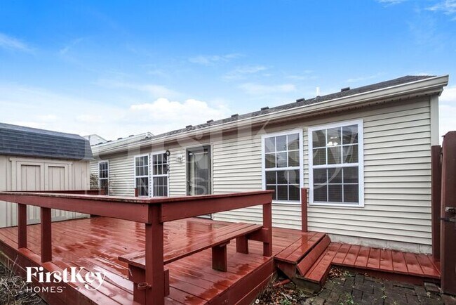 Building Photo - 8340 Weathervane Cir
