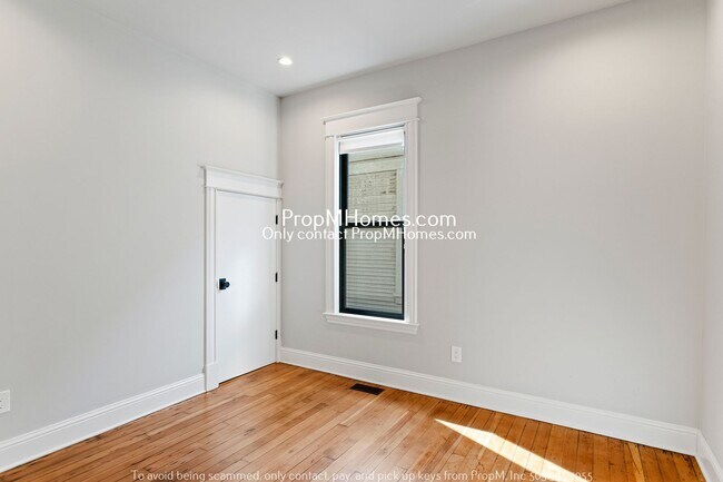 Building Photo - Charming Three Bedroom Home In N Portland!